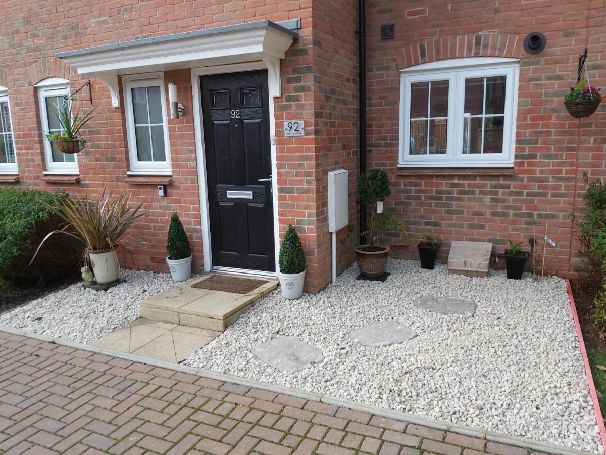 Secret Garden Apartment Faygate Exterior foto
